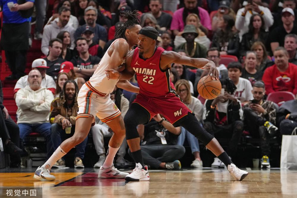 与此同时 与此同时