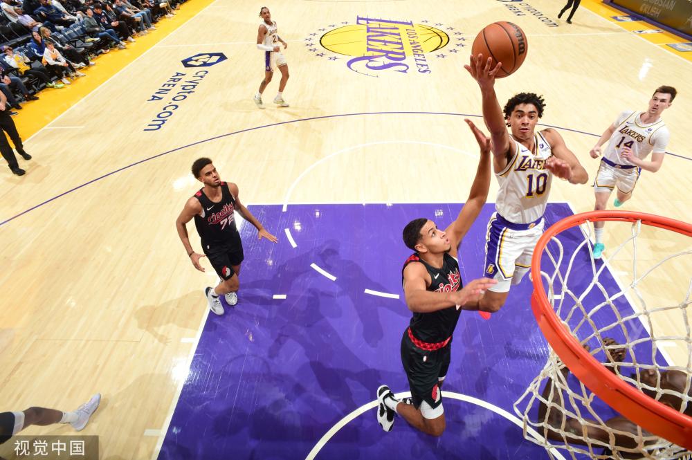 烈竞争中获 烈竞争中获