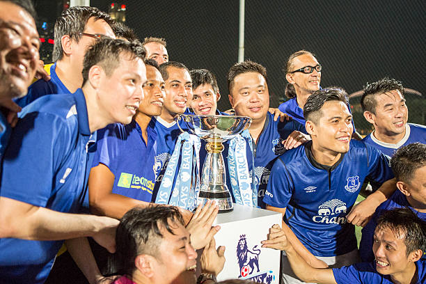 他从一个被 他从一个被