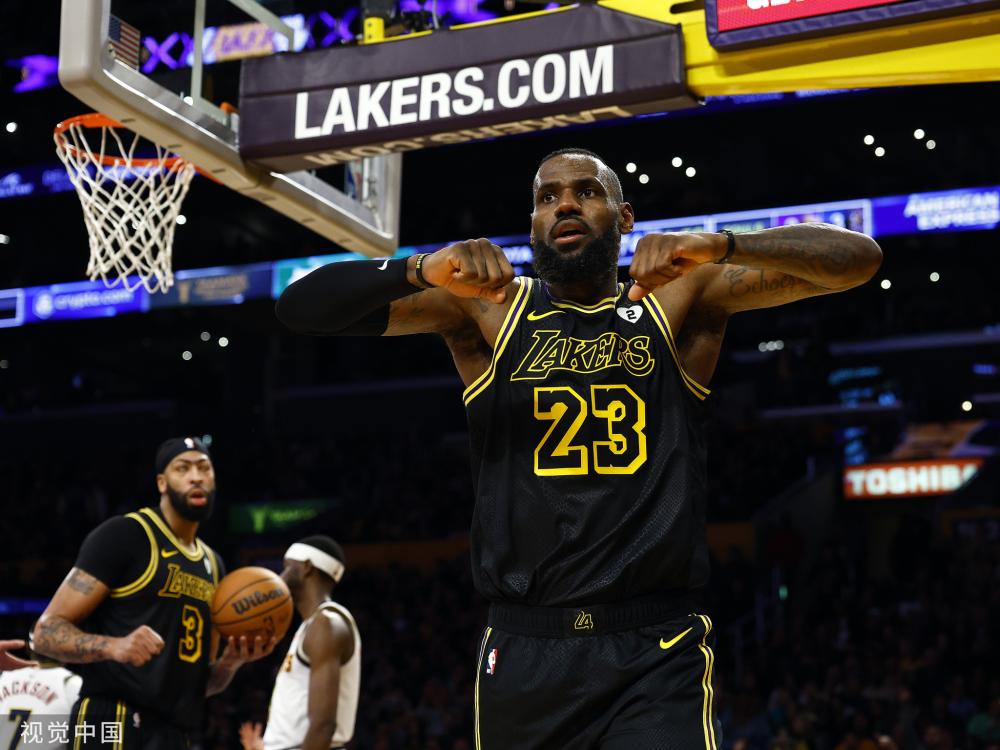 的舞台上占 的舞台上占